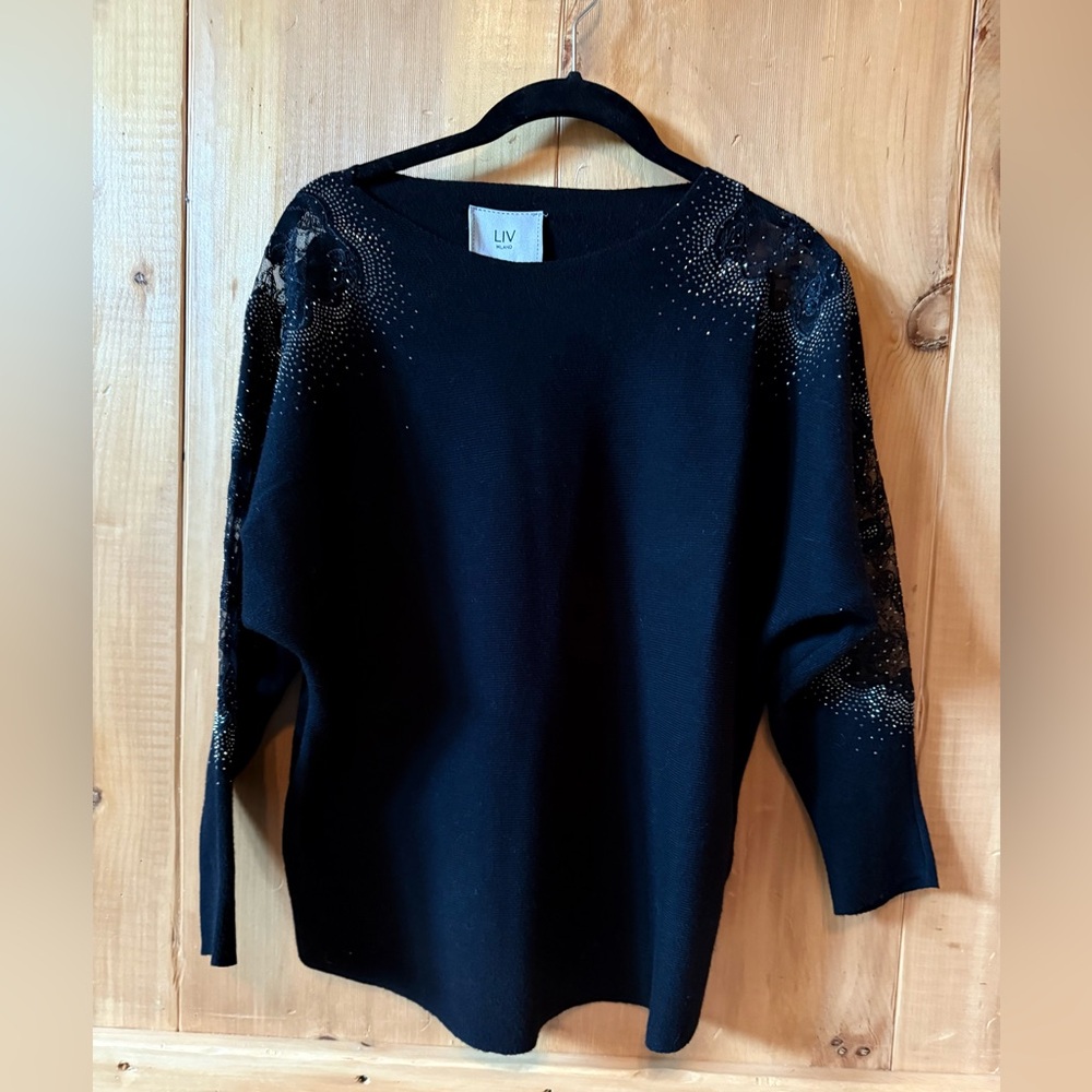 NWT Woman’s LIV Milano sweater size medium